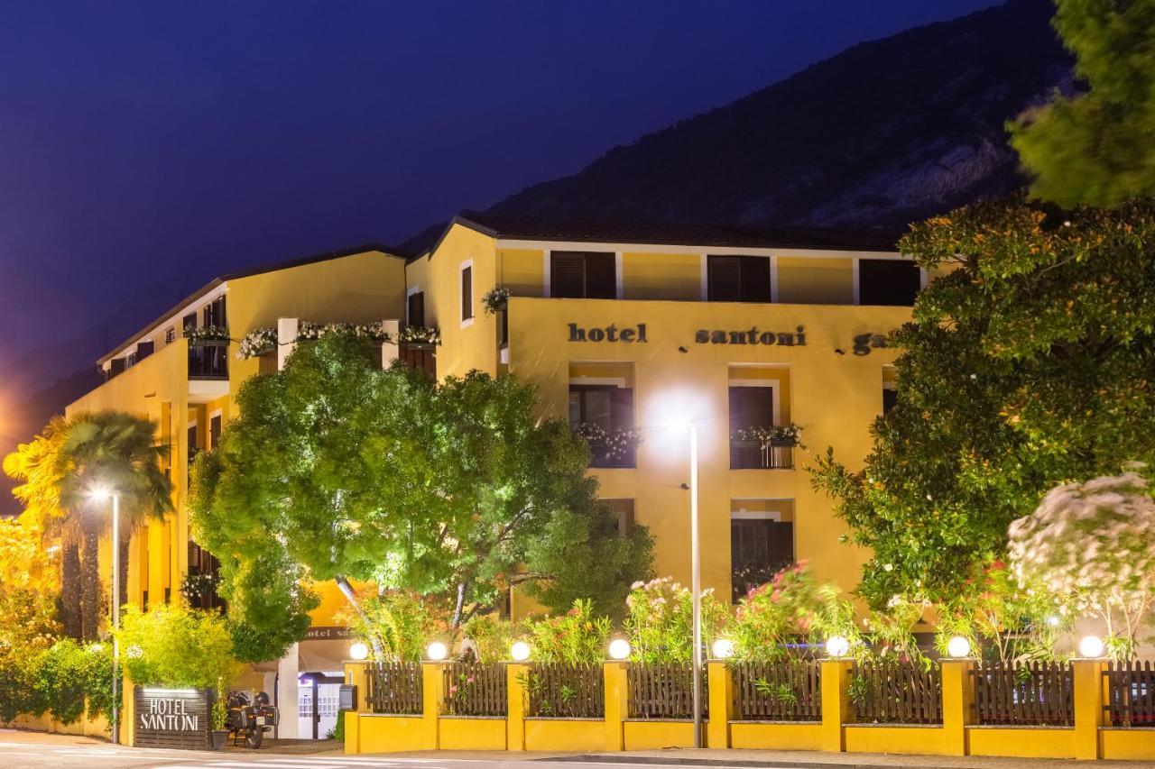 Hotel Santoni Freelosophy *** Torbole Sul Garda Exterior foto